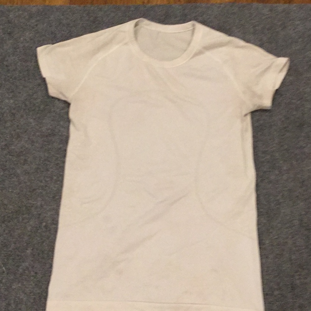 Lululemon swiftly tech short sleeve size 10 top